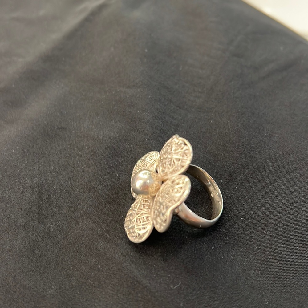 Silver flower filigree ring 8.5 size